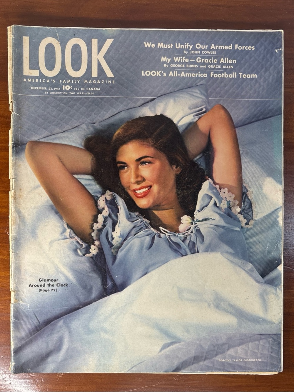 Look Magazine December 25, 1945 Dorothy Taylor Cover Model
